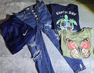 Girls Clothing lot, Pants, Shorts & 2 Shirts. Size 5/6